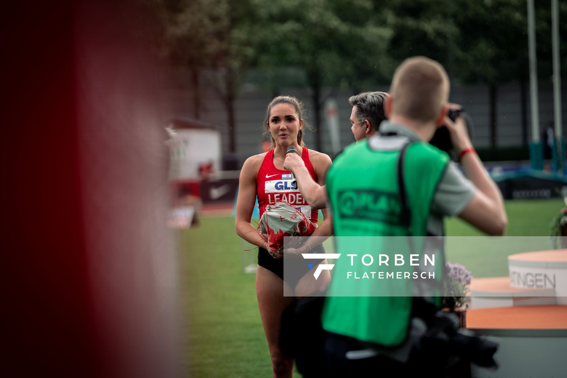 Fuehrende nach den ersten vier Disziplinen: Sophie Weißenberg (TSV Bayer 04 Leverkusen) im Interview am 07.05.2022 beim Stadtwerke Ratingen Mehrkampf-Meeting 2022 in Ratingen